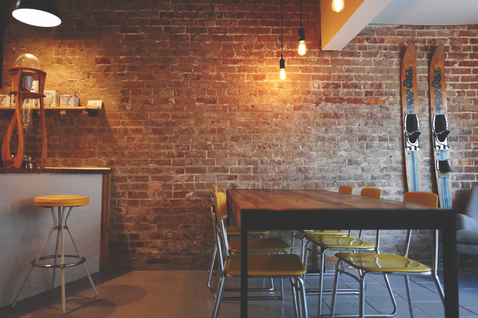 The bar, before service